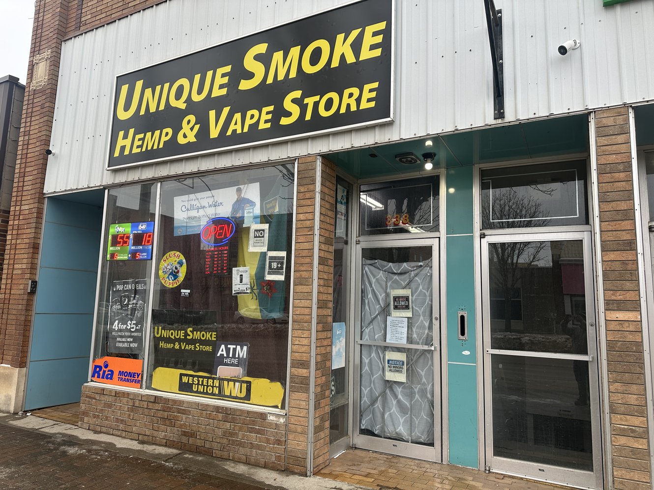 CoinFlip Bitcoin ATM - Unique Smoke and Convenience Store (Moose Jaw)